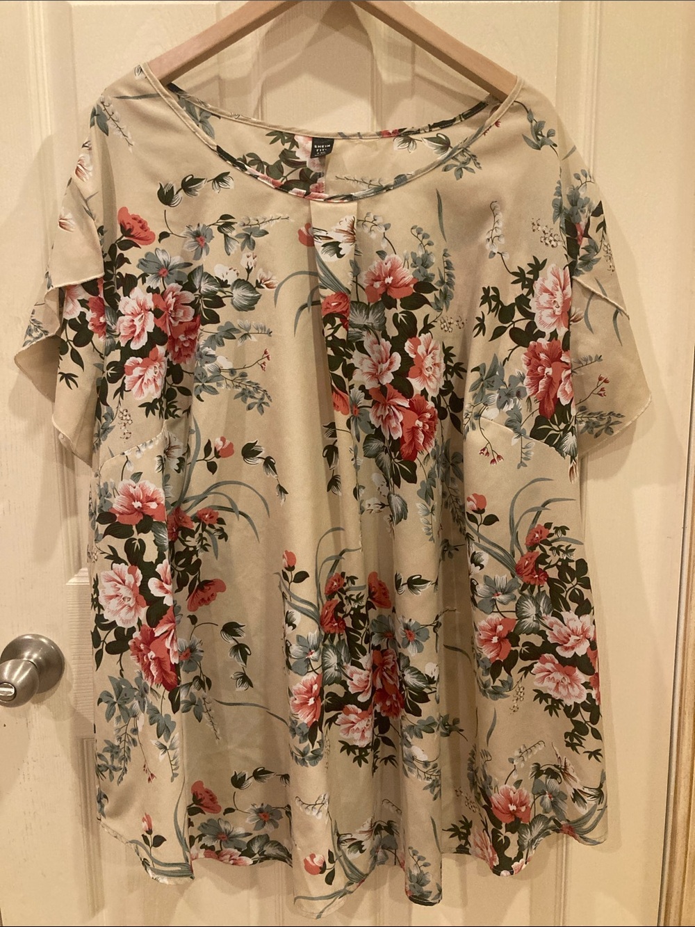 SHEIN Beige Floral Puff Sleeve Top